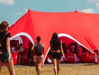 Jehlany i Dome - namioty, które tworzoną niepowtarzalny klimat eventów